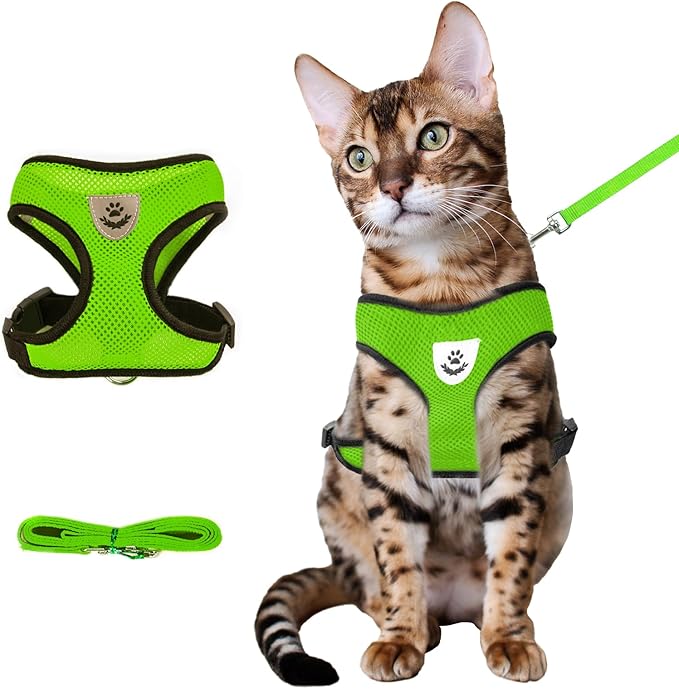 shudyear Summer cat Chest Harness and Leash, Anti-Escape Adjustable Soft mesh cat Leash and Chest Harness Set for All Types of Cats cat Vests (Size L,Green)